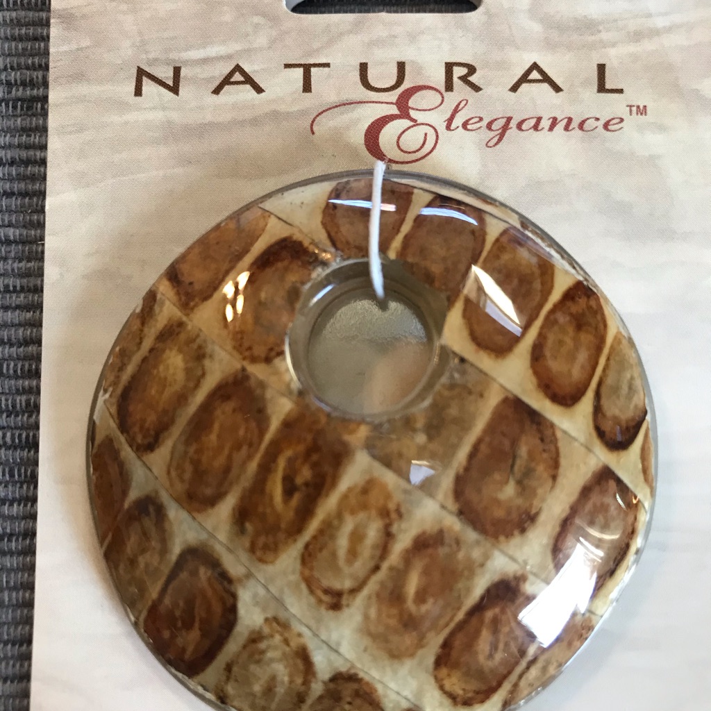 Wood Leaf Round Geometric Charm Pendant